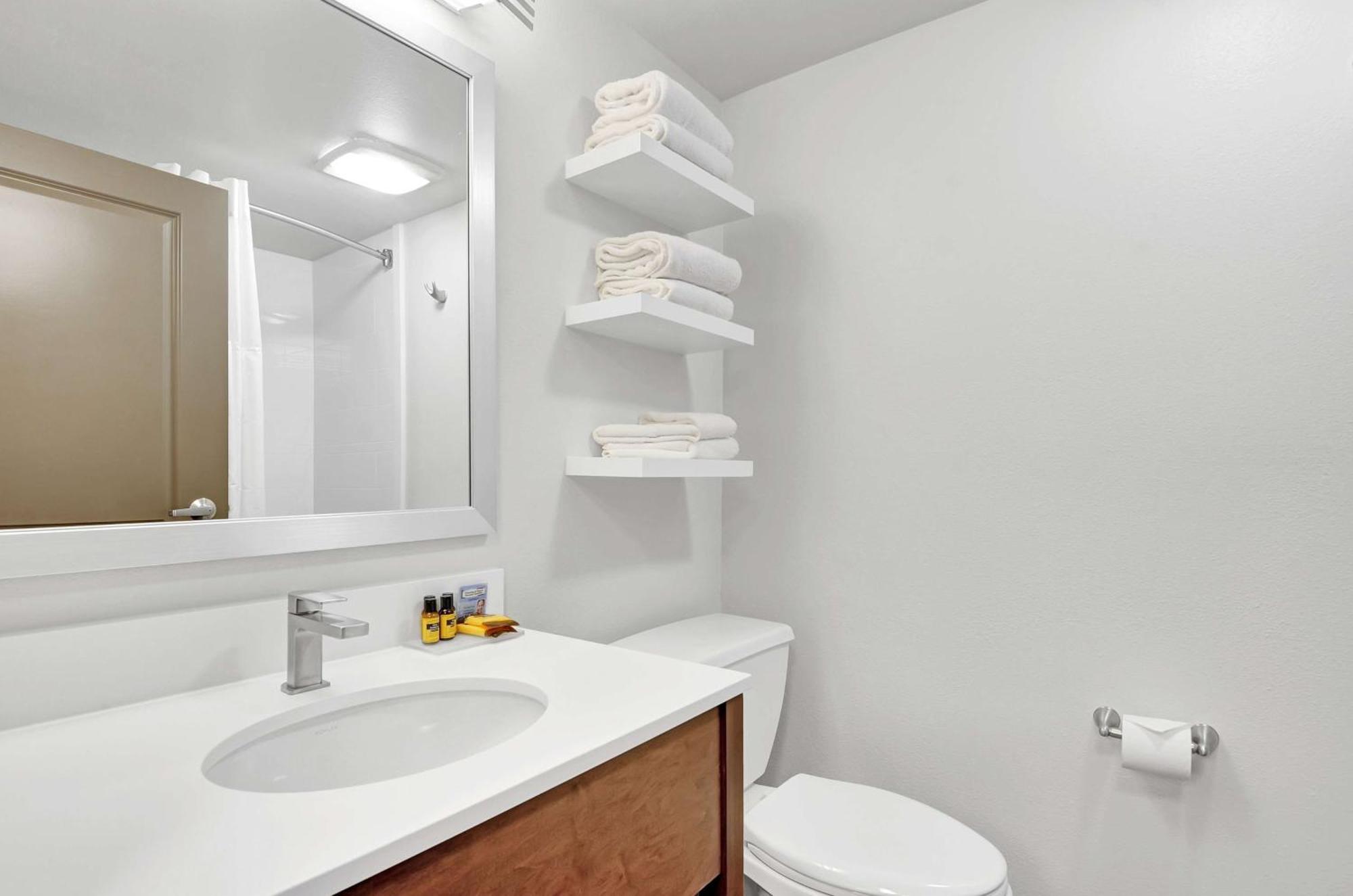 Executive Residency By Best Western Navigator Inn & Suites Everett Buitenkant foto