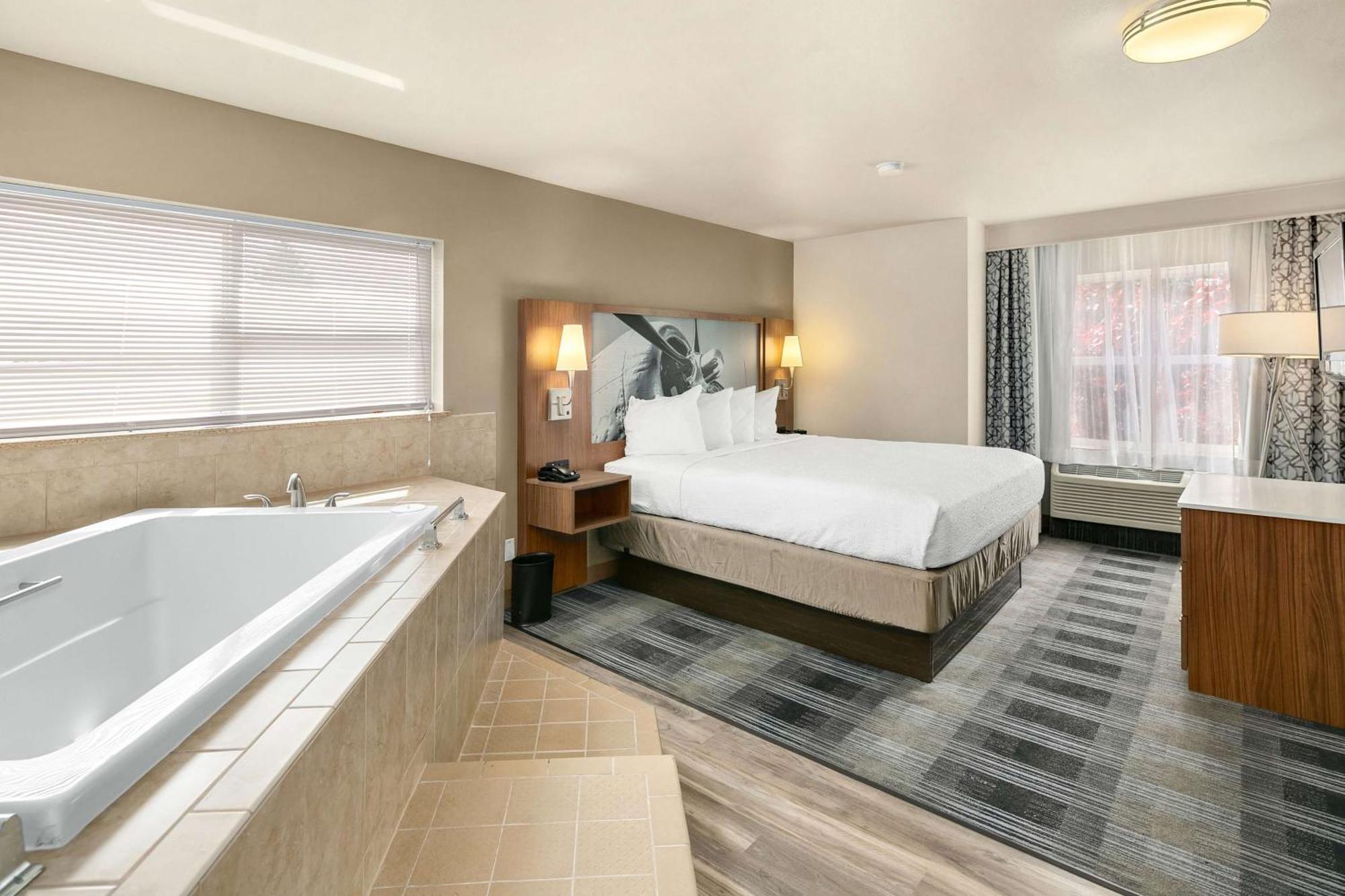 Executive Residency By Best Western Navigator Inn & Suites Everett Buitenkant foto